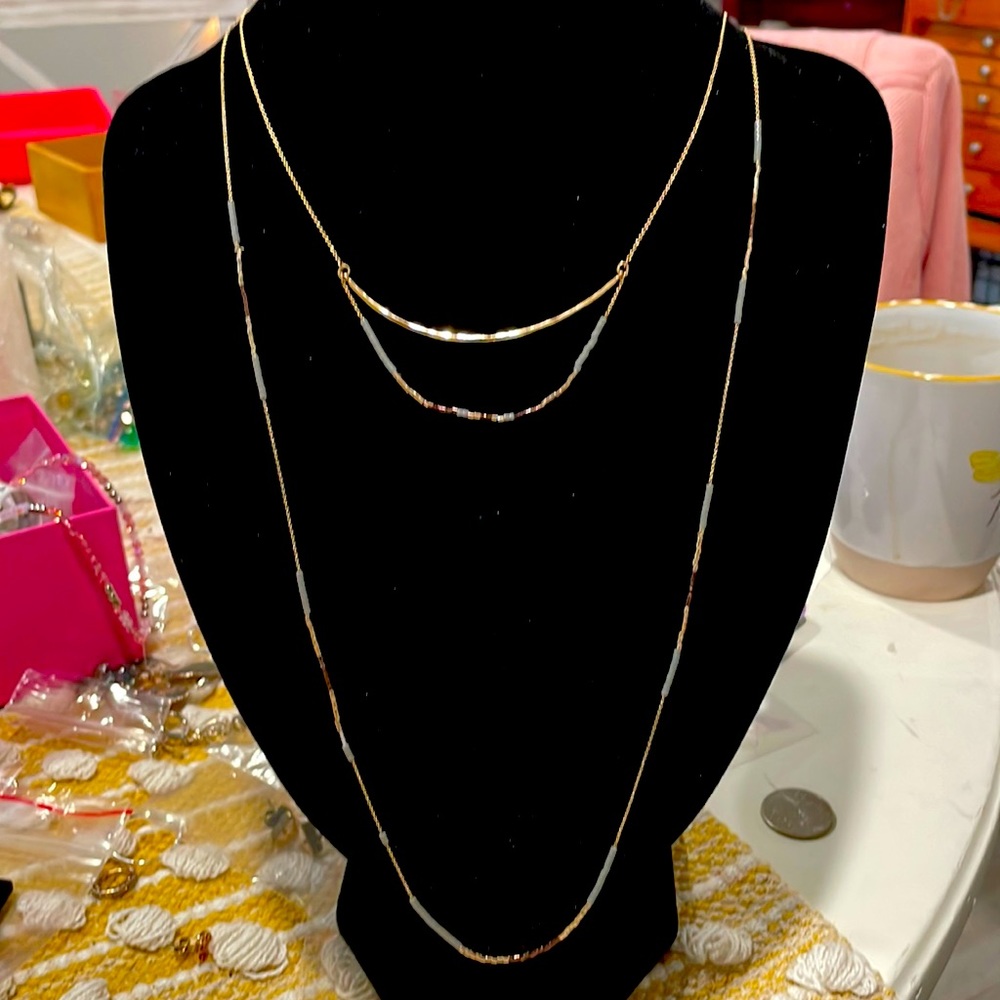 Stella & Dot 36 In necklace new without original box, retired. Excellent shape